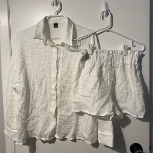 White lounge set/ beach cover up. Size medium fits like a small!